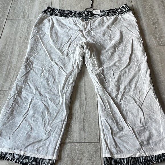 INC Plus Tribe DC mid rise wide leg black & white print pants for women 4X - Picture 10 of 10